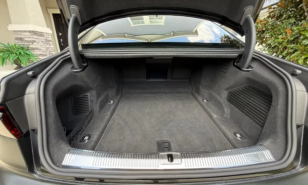 Audi A8 2