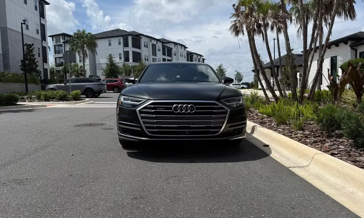 Audi A8 6
