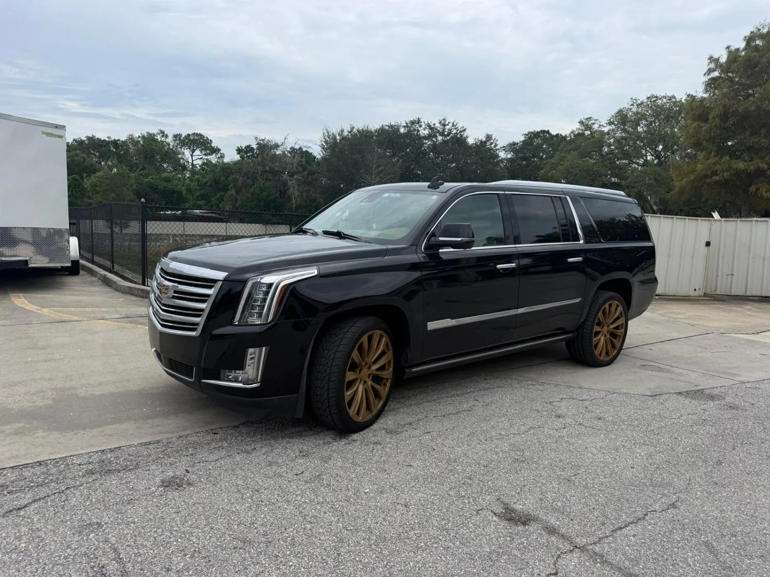 Cadillac Escalade ESV 5