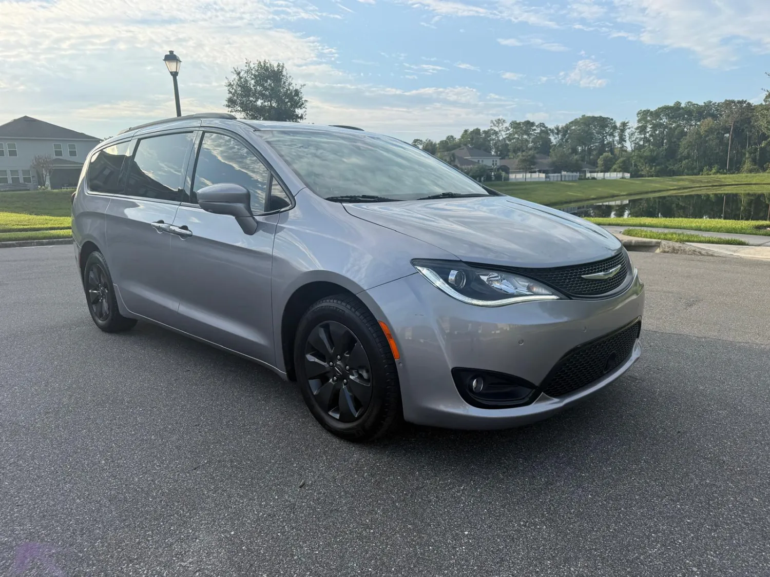Chysler Pacifica 5